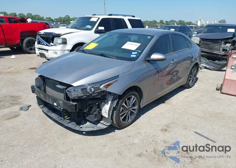 2024 Kia Forte Lxs z USA, uszkodzony, nr VIN 3KPF24AD8RE730269